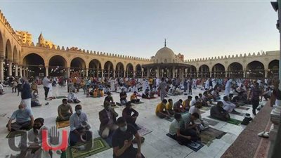 19 صورة ترصد صلاة العيد في جامع عمرو بن العاص