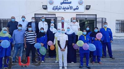 قيادات صحة الدقهلية توزع كعك وبسكويت العيد على المرضى والفريق الطبي بتمى الأمديد