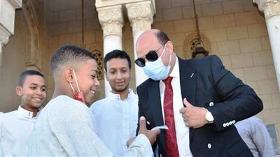 محافظ أسوان يناشد المواطنين تجنب التجمعات | صور