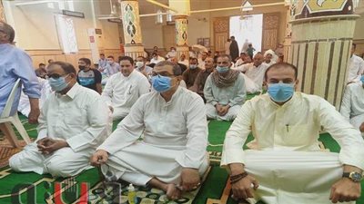 مرتديا الجلباب.. وزيرالقوى العاملة يحتفل بعيد الفطر في مسقط رأسه بالشرقية | صور