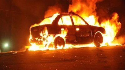 مصرع سائق وابنته في حريق سيارة على طريق 