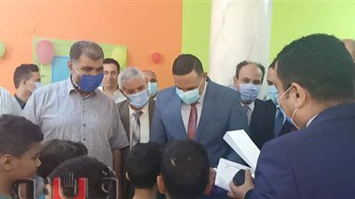 محافظ الدقهلية يوزع العيدية والكعك على أبناء دار الأيتام بطلخا |فيديو