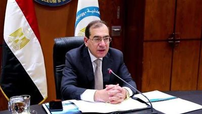 وزير البترول: إنشاء وحدة جديدة لتلوين وتحبيب البولي ايثيلين