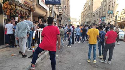 من غير كمامات.. زحام أمام سينمات وسط البلد في أول أيام عيد الفطر | صور