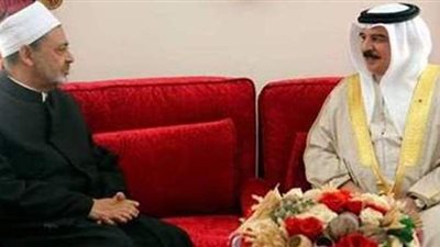 شيخ الأزهر يتبادل التهنئة بعيد الفطر مع ملك البحرين هاتفيا