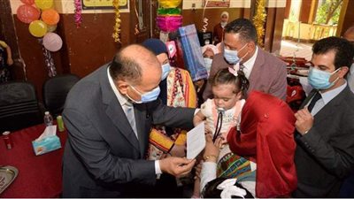 عيديات وهدايا من محافظ أسيوط للأيتام في عيد الفطر | فيديو