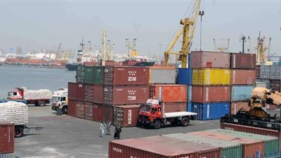 تفريغ 6400 طن رخام بميناء غرب بورسعيد في أول أيام عيد الفطر