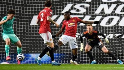 محمد صلاح يسجل في فوز ليفربول على مانشستر يونايتد 2/4