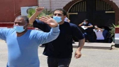 هدية السيسى لنزلاء السجون تحول العنابر لأفراح| فيديو