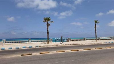 في ثاني أيام العيد.. انتشار أمني وخلو شواطئ مطروح بسبب قرارات الغلق