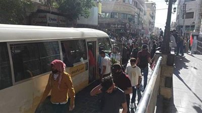 آلاف الأردنيين يحتشدون لاجتياز الخط الحدودي مع إسرائيل | فيديو وصور