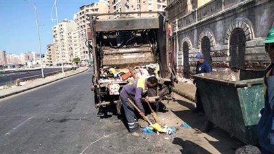 انتشار مكثف لعمال النظافة في الإسكندرية | صور