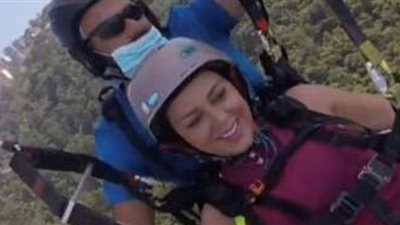 رانيا يوسف: كسرت خوف جوايا بعد القفز بالباراشوت