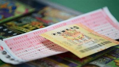 حتى كاميرا المراقبة خذلتها.. أمريكية تغسل ورقة يانصيب فائزة بـ 26 مليون دولار