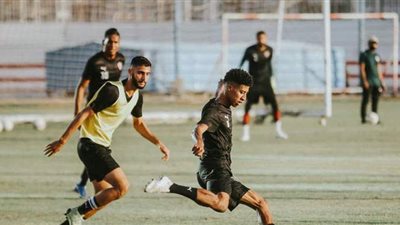 تدريبات خاصة للاعبي الزمالك على الكرات الثابتة وركلات الجزاء