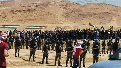 أردنيون يحتشدون قرب الحدود مع فلسطين لليوم الثاني نصرة للقدس | فيديو