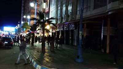 نشاط أمني وإلتزام المواطنين بغلق المحال التجارية في مطروح | فيديو