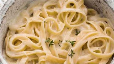 لعشاق الصلصة البيضاء.. طريقة عمل المكرونة بالوايت صوص