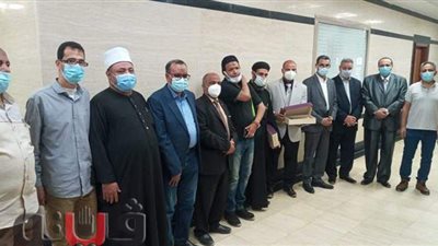 قيادات المجتمع المدنى ورجال الدين الإسلامي والمسيحي بأسوان يهنئون المرضى بعيد الفطر| صور