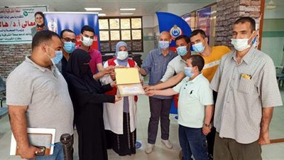 مسعود يفاجئ المركز الطبي ببلبيس ويمنحه شهادة تقدير