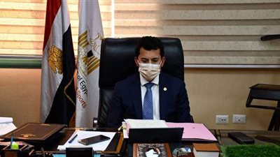 وزير الرياضة يهنئ لاعبي الملاكمة بالفوز بذهبية بطولة ليتوانيا