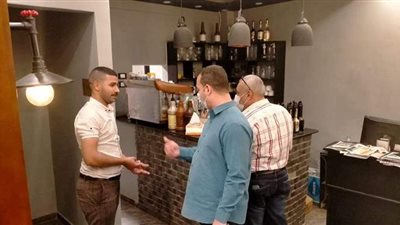 تحرير 210 محاضرعدم التزام بالكمامة ومخالفة غلق المحال التجارية بأسيوط| صور