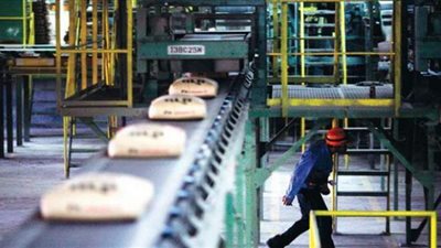 كيف يمكن للمصانع الاستفادة من برنامج تحسين الإنتاجية من تحديث الصناعة؟