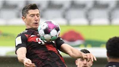 40 هدفا في موسم.. ليفاندوفسكي يعادل رقم الأسطورة جيرد مولر