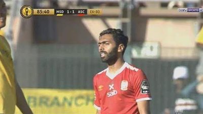 3 أسباب تُحيل أوراق حسين الشحات إلى دكة الأهلي