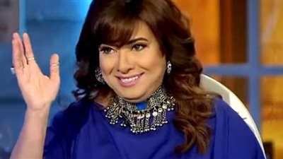 نشوى مصطفى تتدخل للصلح بين مها أحمد والسقا وكرارة