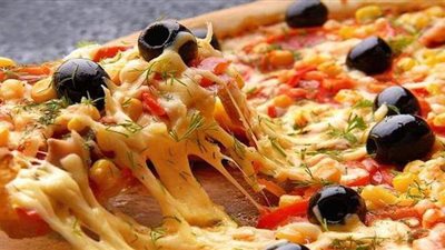 طريقة عمل البيتزا بالفراخ