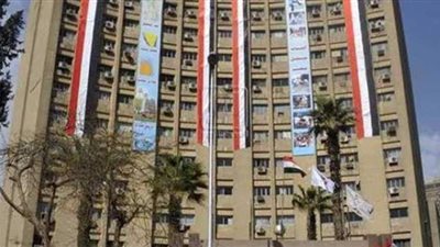 لعدم التزامه بمواعيد الغلق.. 