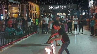 عروض النار ولعبة الثور.. آخر صيحات احتفالات العيد ببورسعيد | فيديو