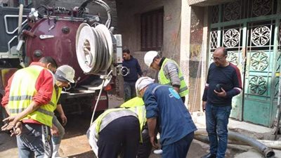 تطهير شبكة الصرف الصحي بحي جنوب الجيزة