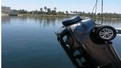 سقوط سيارة في النيل.. وأمن الأقصر ينقذ 3 أشخاص