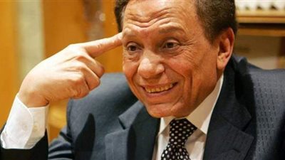 في لقاء تليفزيوني قديم.. تعليق ساخر من عادل إمام على السوشيال ميديا | فيديو