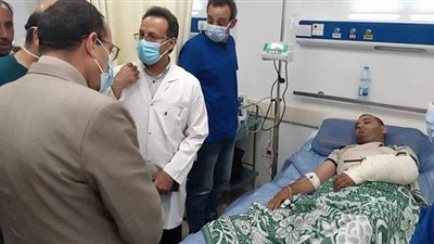 محافظ شمال سيناء يزور الجرحى والمصابين الفلسطينيين بمستشفى العريش |فيديو