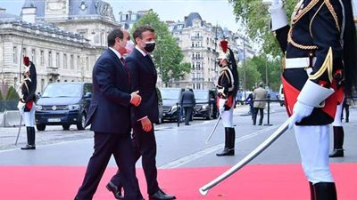 بحضور السيسي.. ماكرون يقيم حفل عشاء بقصر الإليزيه تكريما لقادة مؤتمر باريس لدعم السودان