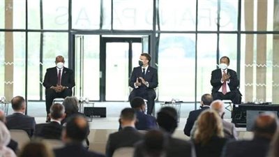 حسم الأمر.. البرهان يعلن من فرنسا قراره النهائي بشأن ترشحه لرئاسة السودان