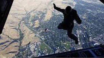 تفسير حلم السقوط من مكان مرتفع وعلاقته بتحقيق النجاح والتقدم والمكاسب