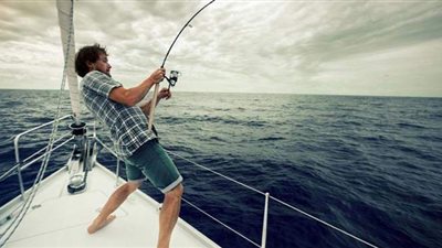 تفسير حلم صيد السمك وعلاقته بالرزق الواسع والحصول على الثروات