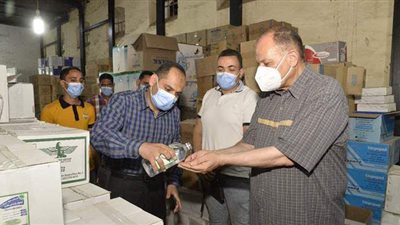 محافظ أسيوط يتفقد مخزن المستلزمات الطبية الإقليمي بحي غرب | فيديو