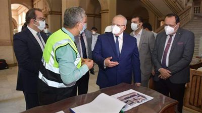 الخشت: ترميم وصيانة المبنى الرئيس لكلية الآداب لاستعادة هويته الأثرية الفريدة