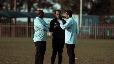 دوري أبطال إفريقيا.. جلسة تجمع موسيماني وعبد الحفيظ في ملعب جامعة بريتوريا