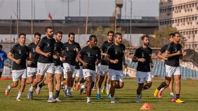 تدريبات قوية لفريق الكرة بنادي البنك الأهلي استعدادا لمواجهة سموحة