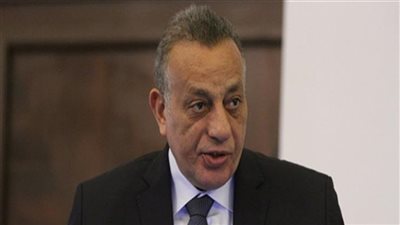 محافظ الجيزة يستعرض مشروعات المياه للتغلب على الانقطاعات