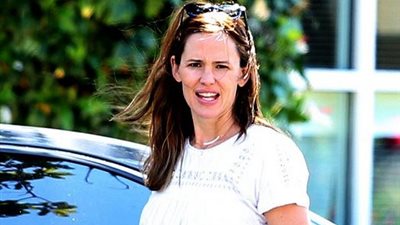 بالصور.. «جينيفر جارنر» تنتظر مولودًا جديدًا