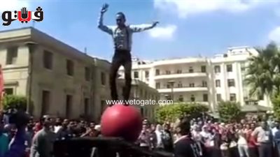 بالفيديو..آداب القاهرة تستقبل الطلاب الجدد بفقرات من السيرك