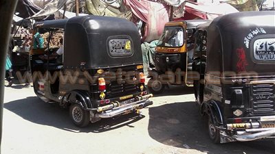 بالصور.. التوك توك «شر لابد منه في سوهاج».. «تقرير»