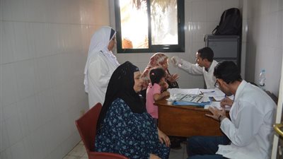 محافظة الجيزة تنظم قافلة طبية مجانية لأهالي جزيرة الوراق «صور»